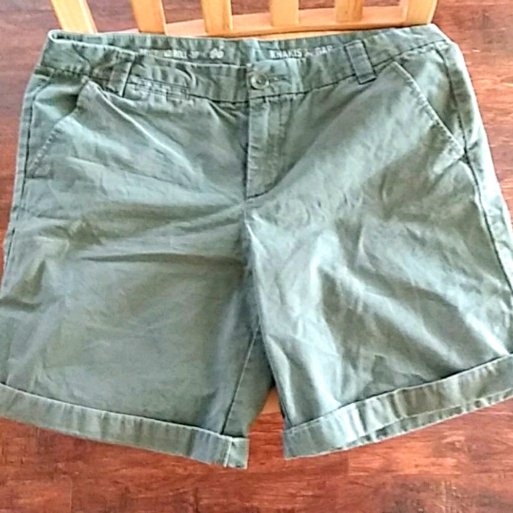 Gap Boyfriend Roll up shorts Women's 6 Sage